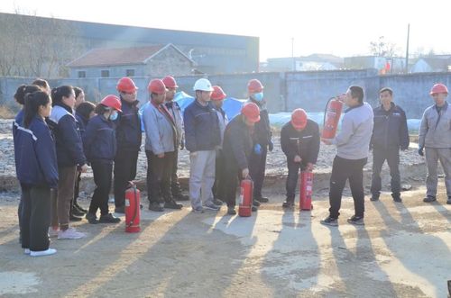 dernières nouvelles de l'entreprise concernant L'industrie et le Trade Co., Ltd. de Qingzhou Jinhao organise des employés pour conduire des exercices de secours pour la production de sécurité