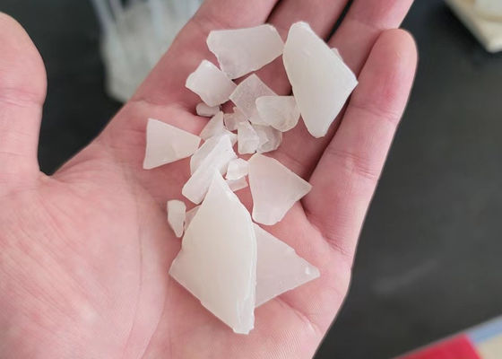 Bon prix Fabrication en aluminium d'Used For Paper d'agent de traitement de l'eau de gros morceaux de sulfate de 17% en ligne