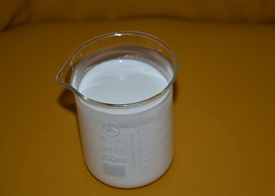 Bon prix L'émulsion blanche négativement - a chargé des particules de remplisseur de pulpe que la conservation facilite 37% en ligne